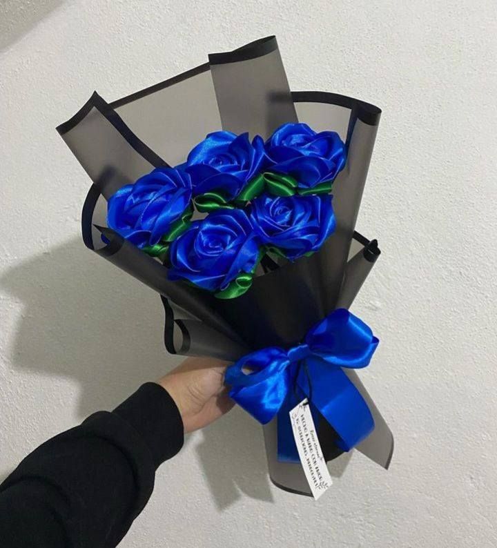 Ribbon Rose Bouquet